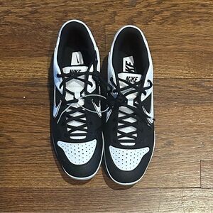 Nike Men's Black and White Baseball Cleats